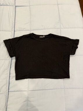 Black Cropped Crewneck Tee